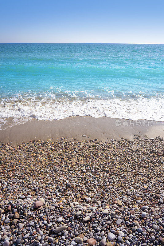 巴伦西亚Sagunto Canet海滩，地中海边夏日蔚蓝的天空